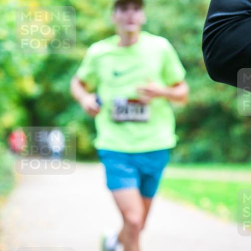 12.10.2025 - Bramfelder Halbmarathon 2025 Dr. Thomas Lammeyer http://msf.ph/oto/9352131 12.10.2025 10:42:18 Laufen  meine-sportfotos.de