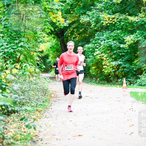 12.10.2025 - Bramfelder Halbmarathon 2025 Dr. Thomas Lammeyer http://msf.ph/oto/9352138 12.10.2025 10:42:24 Laufen 2605 meine-sportfotos.de
