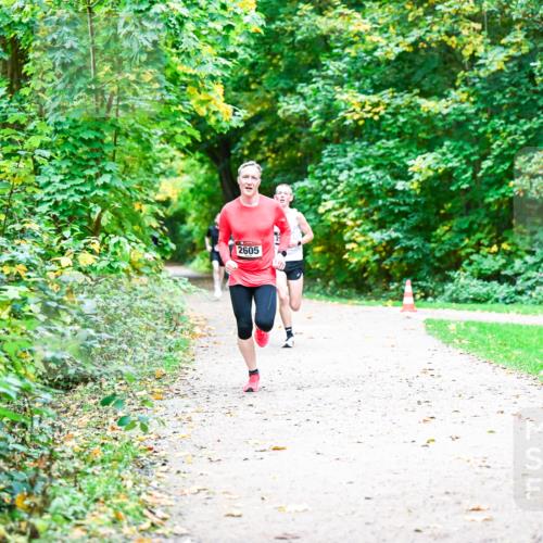 12.10.2025 - Bramfelder Halbmarathon 2025 Dr. Thomas Lammeyer http://msf.ph/oto/9352141 12.10.2025 10:42:24 Laufen 2605 meine-sportfotos.de