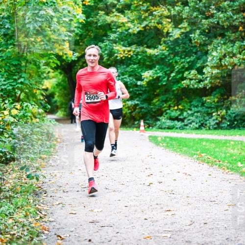 12.10.2025 - Bramfelder Halbmarathon 2025 Dr. Thomas Lammeyer http://msf.ph/oto/9352151 12.10.2025 10:42:25 Laufen 2605 meine-sportfotos.de