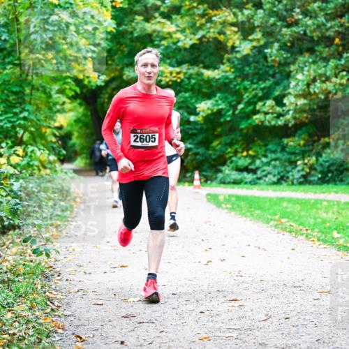 12.10.2025 - Bramfelder Halbmarathon 2025 Dr. Thomas Lammeyer http://msf.ph/oto/9352154 12.10.2025 10:42:26 Laufen 2605 meine-sportfotos.de