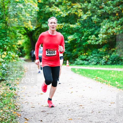 12.10.2025 - Bramfelder Halbmarathon 2025 Dr. Thomas Lammeyer http://msf.ph/oto/9352155 12.10.2025 10:42:26 Laufen 2605 meine-sportfotos.de