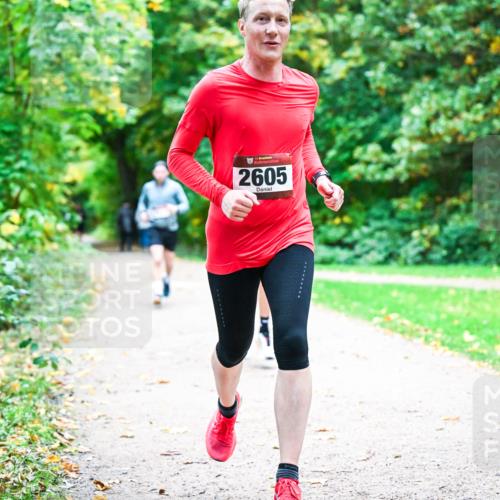 12.10.2025 - Bramfelder Halbmarathon 2025 Dr. Thomas Lammeyer http://msf.ph/oto/9352159 12.10.2025 10:42:27 Laufen 34, 2605 meine-sportfotos.de