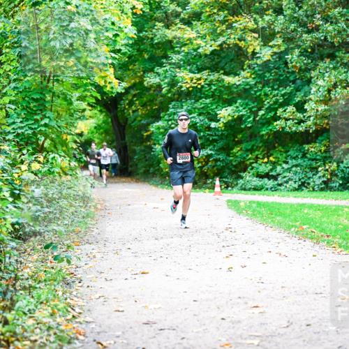 12.10.2025 - Bramfelder Halbmarathon 2025 Dr. Thomas Lammeyer http://msf.ph/oto/9352190 12.10.2025 10:42:37 Laufen 2880 meine-sportfotos.de