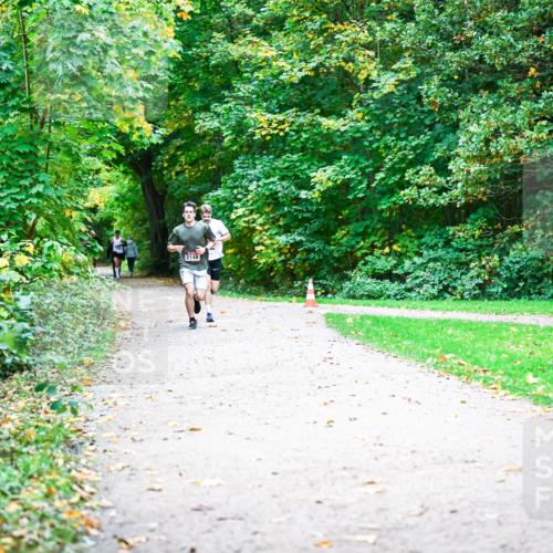 12.10.2025 - Bramfelder Halbmarathon 2025 Dr. Thomas Lammeyer http://msf.ph/oto/9352213 12.10.2025 10:42:42 Laufen 2148 meine-sportfotos.de