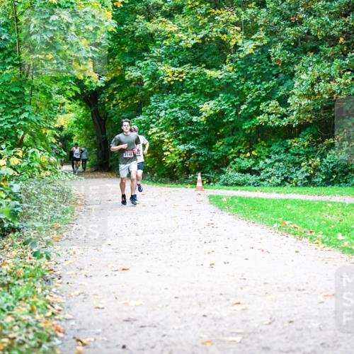 12.10.2025 - Bramfelder Halbmarathon 2025 Dr. Thomas Lammeyer http://msf.ph/oto/9352214 12.10.2025 10:42:42 Laufen 2148 meine-sportfotos.de