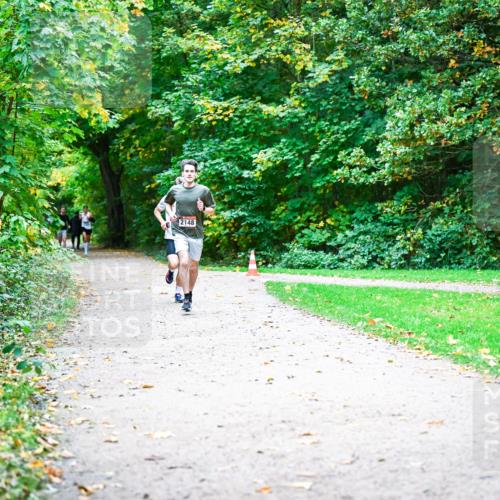 12.10.2025 - Bramfelder Halbmarathon 2025 Dr. Thomas Lammeyer http://msf.ph/oto/9352217 12.10.2025 10:42:43 Laufen 2148 meine-sportfotos.de