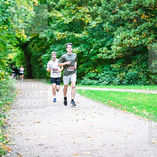 12.10.2025 - Bramfelder Halbmarathon 2025 Dr. Thomas Lammeyer http://msf.ph/oto/9352225 12.10.2025 10:42:44 Laufen 2043, 2148 meine-sportfotos.de
