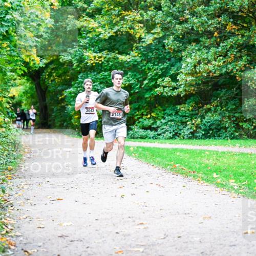 12.10.2025 - Bramfelder Halbmarathon 2025 Dr. Thomas Lammeyer http://msf.ph/oto/9352226 12.10.2025 10:42:44 Laufen 2043, 2148 meine-sportfotos.de