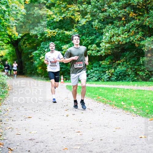 12.10.2025 - Bramfelder Halbmarathon 2025 Dr. Thomas Lammeyer http://msf.ph/oto/9352230 12.10.2025 10:42:45 Laufen 2043, 2148 meine-sportfotos.de