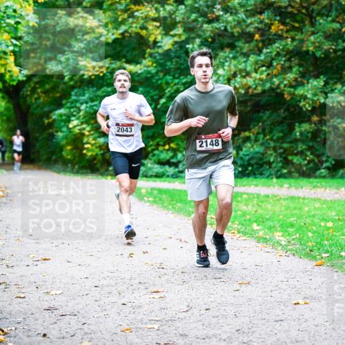12.10.2025 - Bramfelder Halbmarathon 2025 Dr. Thomas Lammeyer http://msf.ph/oto/9352235 12.10.2025 10:42:46 Laufen 2043, 2148 meine-sportfotos.de