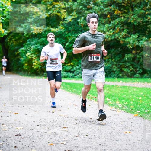 12.10.2025 - Bramfelder Halbmarathon 2025 Dr. Thomas Lammeyer http://msf.ph/oto/9352236 12.10.2025 10:42:46 Laufen 2043, 2148 meine-sportfotos.de