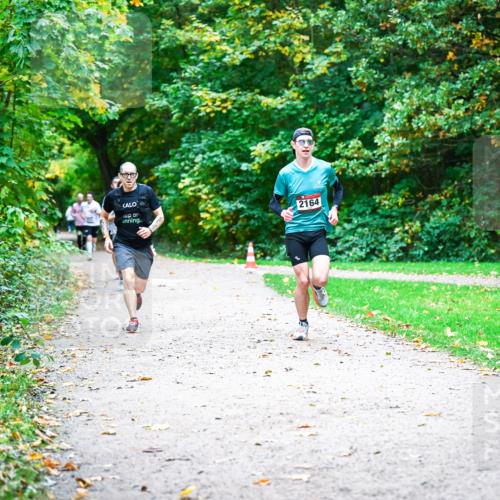 12.10.2025 - Bramfelder Halbmarathon 2025 Dr. Thomas Lammeyer http://msf.ph/oto/9352304 12.10.2025 10:43:07 Laufen 2164 meine-sportfotos.de