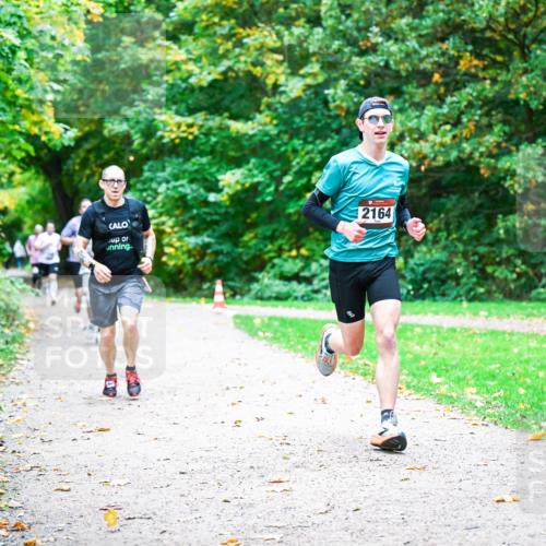 12.10.2025 - Bramfelder Halbmarathon 2025 Dr. Thomas Lammeyer http://msf.ph/oto/9352311 12.10.2025 10:43:08 Laufen 2164 meine-sportfotos.de