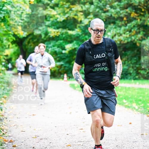 12.10.2025 - Bramfelder Halbmarathon 2025 Dr. Thomas Lammeyer http://msf.ph/oto/9352325 12.10.2025 10:43:10 Laufen  meine-sportfotos.de