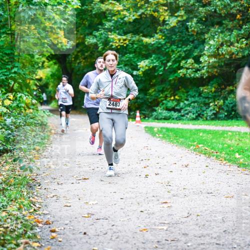 12.10.2025 - Bramfelder Halbmarathon 2025 Dr. Thomas Lammeyer http://msf.ph/oto/9352327 12.10.2025 10:43:11 Laufen 2487 meine-sportfotos.de