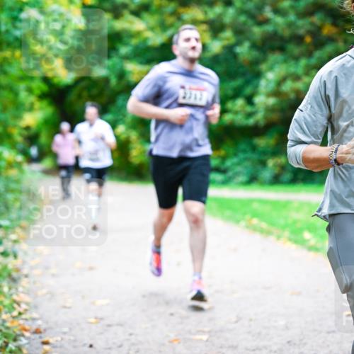 12.10.2025 - Bramfelder Halbmarathon 2025 Dr. Thomas Lammeyer http://msf.ph/oto/9352339 12.10.2025 10:43:13 Laufen 34, 2481 meine-sportfotos.de