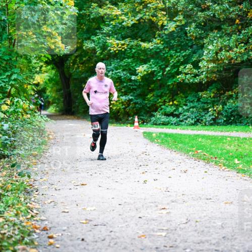 12.10.2025 - Bramfelder Halbmarathon 2025 Dr. Thomas Lammeyer http://msf.ph/oto/9352350 12.10.2025 10:43:16 Laufen 2762 meine-sportfotos.de