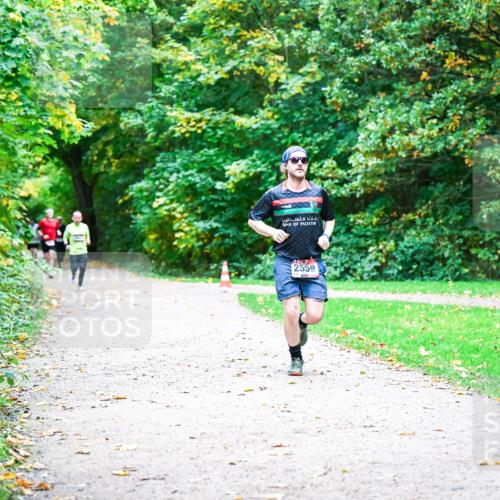12.10.2025 - Bramfelder Halbmarathon 2025 Dr. Thomas Lammeyer http://msf.ph/oto/9352407 12.10.2025 10:43:34 Laufen 2559 meine-sportfotos.de