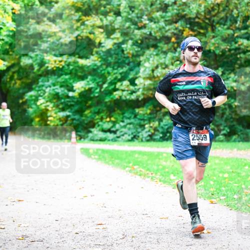 12.10.2025 - Bramfelder Halbmarathon 2025 Dr. Thomas Lammeyer http://msf.ph/oto/9352416 12.10.2025 10:43:35 Laufen 2559, 78 meine-sportfotos.de