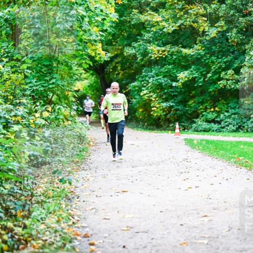 12.10.2025 - Bramfelder Halbmarathon 2025 Dr. Thomas Lammeyer http://msf.ph/oto/9352423 12.10.2025 10:43:39 Laufen 2643 meine-sportfotos.de