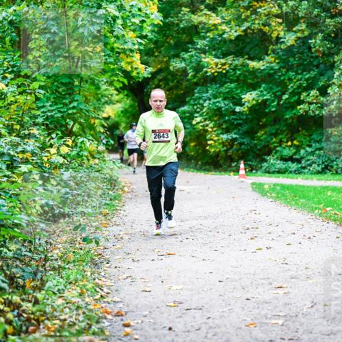 12.10.2025 - Bramfelder Halbmarathon 2025 Dr. Thomas Lammeyer http://msf.ph/oto/9352430 12.10.2025 10:43:40 Laufen 2643 meine-sportfotos.de