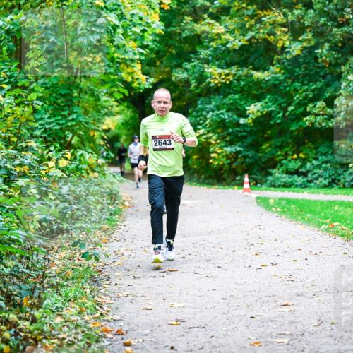 12.10.2025 - Bramfelder Halbmarathon 2025 Dr. Thomas Lammeyer http://msf.ph/oto/9352433 12.10.2025 10:43:40 Laufen 2643 meine-sportfotos.de