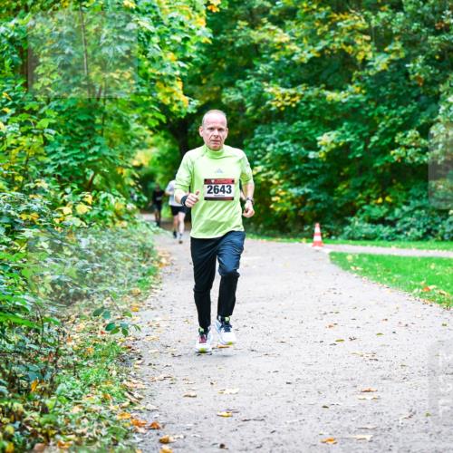 12.10.2025 - Bramfelder Halbmarathon 2025 Dr. Thomas Lammeyer http://msf.ph/oto/9352435 12.10.2025 10:43:40 Laufen 2643 meine-sportfotos.de