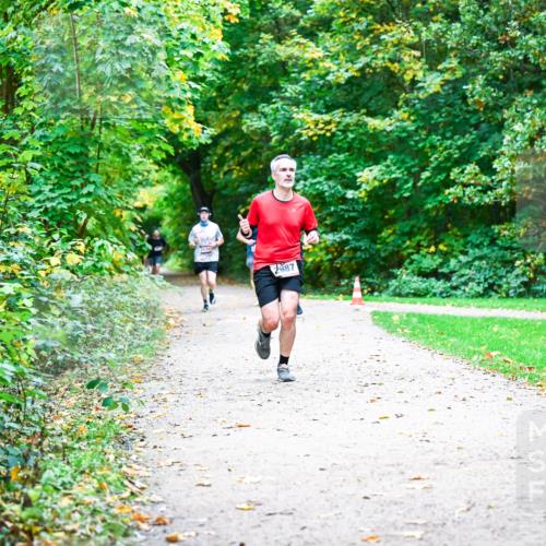 12.10.2025 - Bramfelder Halbmarathon 2025 Dr. Thomas Lammeyer http://msf.ph/oto/9352448 12.10.2025 10:43:43 Laufen 130, 2987 meine-sportfotos.de