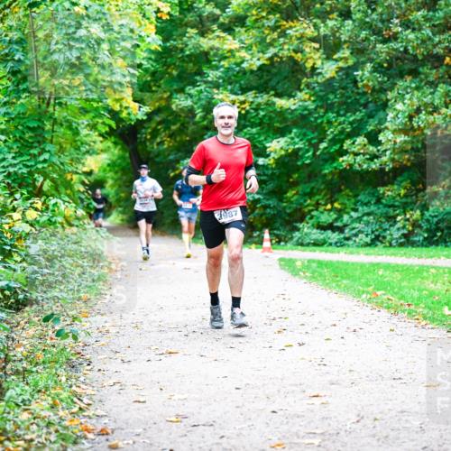 12.10.2025 - Bramfelder Halbmarathon 2025 Dr. Thomas Lammeyer http://msf.ph/oto/9352452 12.10.2025 10:43:43 Laufen 7987 meine-sportfotos.de