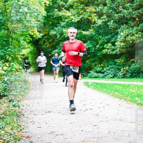 12.10.2025 - Bramfelder Halbmarathon 2025 Dr. Thomas Lammeyer http://msf.ph/oto/9352455 12.10.2025 10:43:43 Laufen 2987 meine-sportfotos.de
