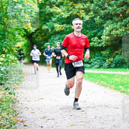 12.10.2025 - Bramfelder Halbmarathon 2025 Dr. Thomas Lammeyer http://msf.ph/oto/9352459 12.10.2025 10:43:44 Laufen 2987 meine-sportfotos.de