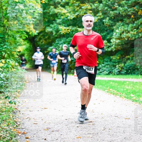 12.10.2025 - Bramfelder Halbmarathon 2025 Dr. Thomas Lammeyer http://msf.ph/oto/9352460 12.10.2025 10:43:44 Laufen 2987 meine-sportfotos.de