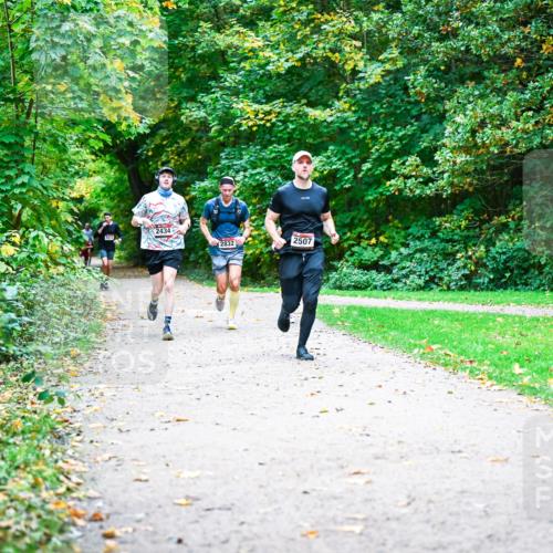 12.10.2025 - Bramfelder Halbmarathon 2025 Dr. Thomas Lammeyer http://msf.ph/oto/9352467 12.10.2025 10:43:46 Laufen  meine-sportfotos.de