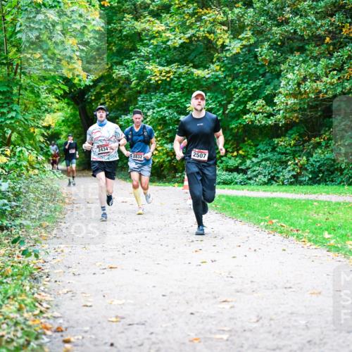 12.10.2025 - Bramfelder Halbmarathon 2025 Dr. Thomas Lammeyer http://msf.ph/oto/9352470 12.10.2025 10:43:46 Laufen 2573, 2507, 2434, 2832 meine-sportfotos.de