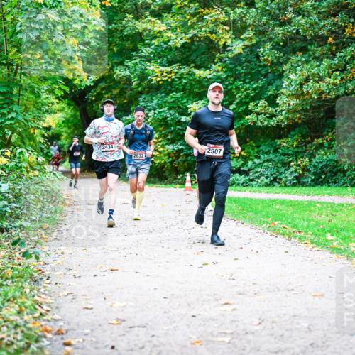 12.10.2025 - Bramfelder Halbmarathon 2025 Dr. Thomas Lammeyer http://msf.ph/oto/9352471 12.10.2025 10:43:46 Laufen 2434, 2832, 2507 meine-sportfotos.de