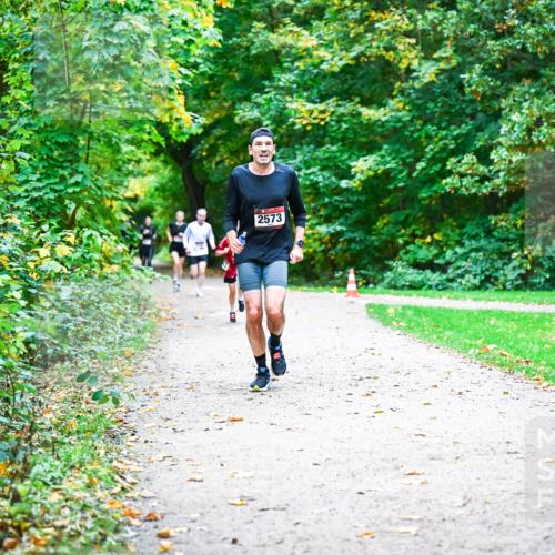 12.10.2025 - Bramfelder Halbmarathon 2025 Dr. Thomas Lammeyer http://msf.ph/oto/9352498 12.10.2025 10:43:54 Laufen 2573 meine-sportfotos.de