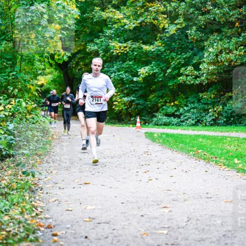 12.10.2025 - Bramfelder Halbmarathon 2025 Dr. Thomas Lammeyer http://msf.ph/oto/9352526 12.10.2025 10:43:59 Laufen 2511, 2161 meine-sportfotos.de