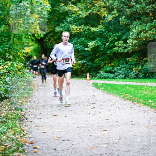 12.10.2025 - Bramfelder Halbmarathon 2025 Dr. Thomas Lammeyer http://msf.ph/oto/9352528 12.10.2025 10:43:59 Laufen 2161, 21, 511 meine-sportfotos.de