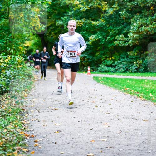12.10.2025 - Bramfelder Halbmarathon 2025 Dr. Thomas Lammeyer http://msf.ph/oto/9352531 12.10.2025 10:44:00 Laufen 2161 meine-sportfotos.de