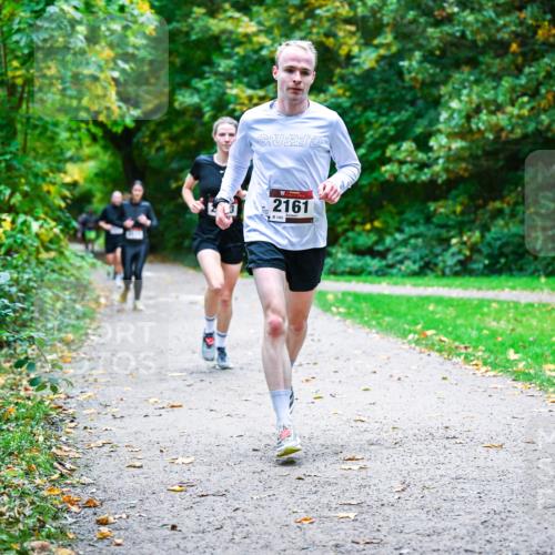 12.10.2025 - Bramfelder Halbmarathon 2025 Dr. Thomas Lammeyer http://msf.ph/oto/9352536 12.10.2025 10:44:00 Laufen 2161 meine-sportfotos.de