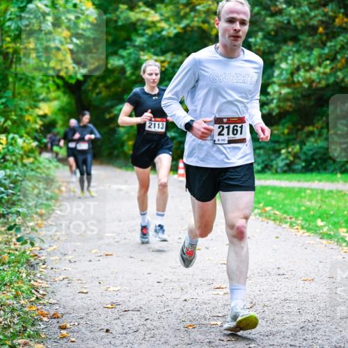 12.10.2025 - Bramfelder Halbmarathon 2025 Dr. Thomas Lammeyer http://msf.ph/oto/9352539 12.10.2025 10:44:01 Laufen 2113, 2161, 143 meine-sportfotos.de