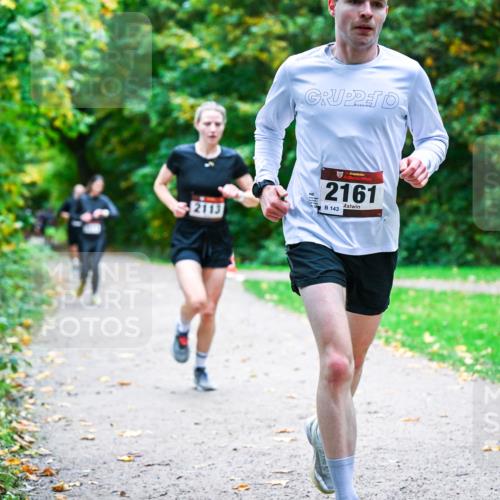 12.10.2025 - Bramfelder Halbmarathon 2025 Dr. Thomas Lammeyer http://msf.ph/oto/9352541 12.10.2025 10:44:01 Laufen 2113, 2161, 143 meine-sportfotos.de