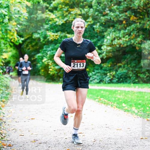 12.10.2025 - Bramfelder Halbmarathon 2025 Dr. Thomas Lammeyer http://msf.ph/oto/9352543 12.10.2025 10:44:02 Laufen 2113 meine-sportfotos.de