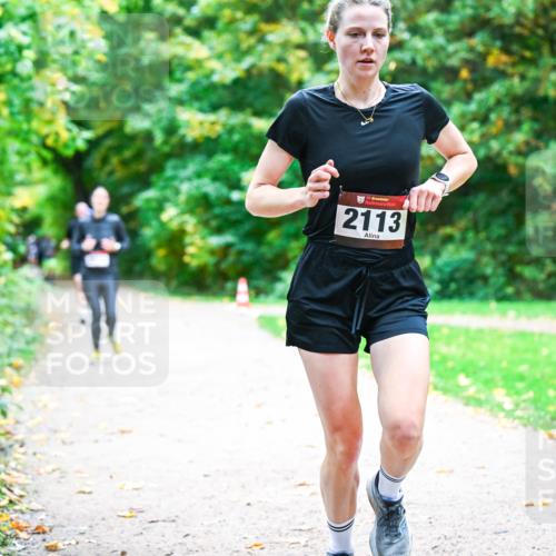 12.10.2025 - Bramfelder Halbmarathon 2025 Dr. Thomas Lammeyer http://msf.ph/oto/9352546 12.10.2025 10:44:02 Laufen 34, 2113 meine-sportfotos.de