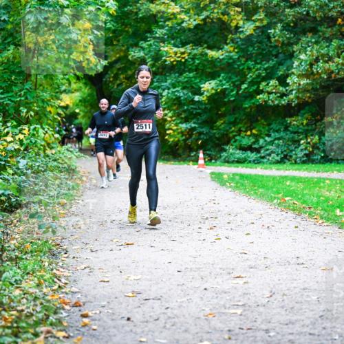 12.10.2025 - Bramfelder Halbmarathon 2025 Dr. Thomas Lammeyer http://msf.ph/oto/9352548 12.10.2025 10:44:04 Laufen 2692, 2511 meine-sportfotos.de