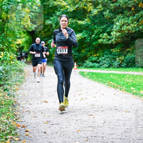 12.10.2025 - Bramfelder Halbmarathon 2025 Dr. Thomas Lammeyer http://msf.ph/oto/9352556 12.10.2025 10:44:05 Laufen 2511 meine-sportfotos.de