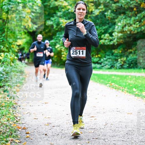 12.10.2025 - Bramfelder Halbmarathon 2025 Dr. Thomas Lammeyer http://msf.ph/oto/9352561 12.10.2025 10:44:05 Laufen 2511 meine-sportfotos.de