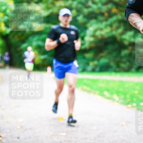 12.10.2025 - Bramfelder Halbmarathon 2025 Dr. Thomas Lammeyer http://msf.ph/oto/9352581 12.10.2025 10:44:09 Laufen  meine-sportfotos.de