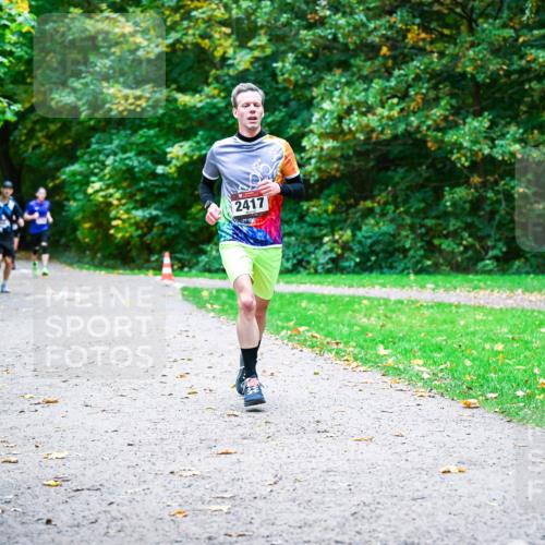 12.10.2025 - Bramfelder Halbmarathon 2025 Dr. Thomas Lammeyer http://msf.ph/oto/9352596 12.10.2025 10:44:13 Laufen 2417 meine-sportfotos.de